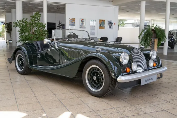 Morgan Plus 8