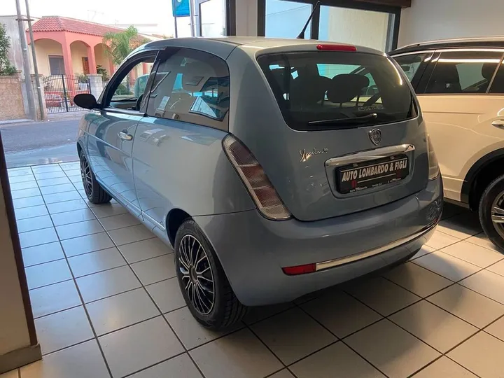 Lancia Ypsilon