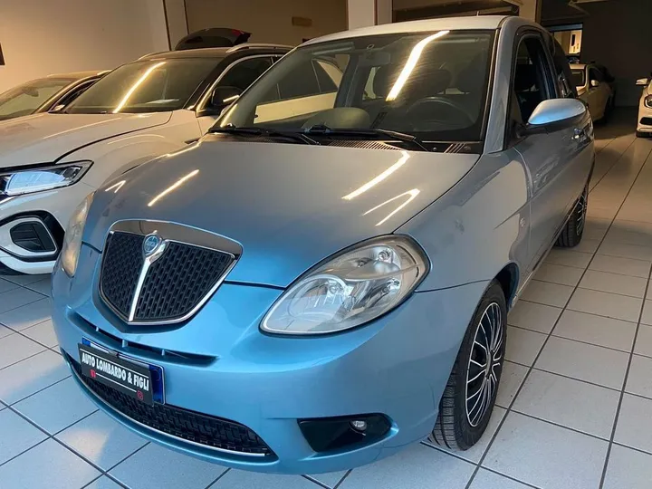 Lancia Ypsilon