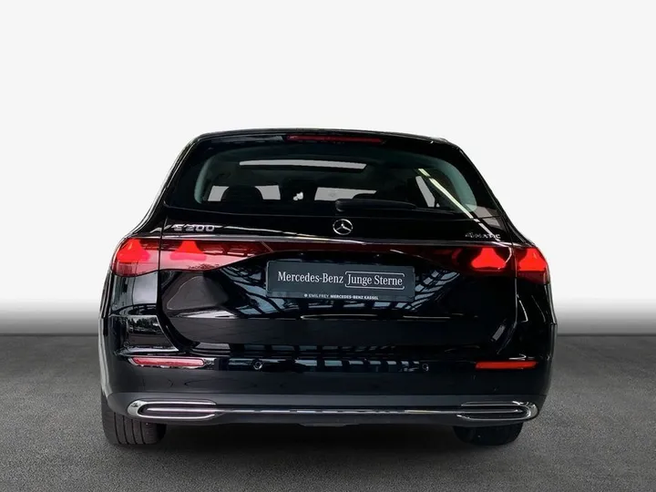 Mercedes-Benz E 200