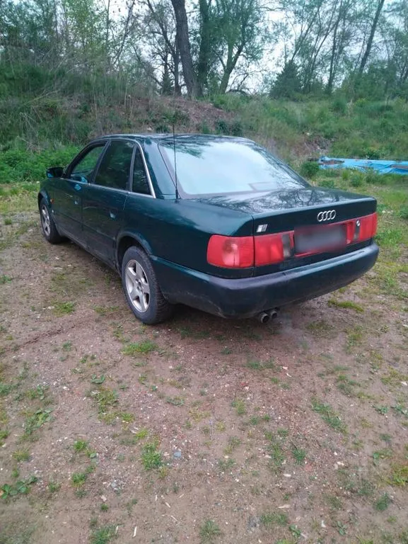 Audi 100