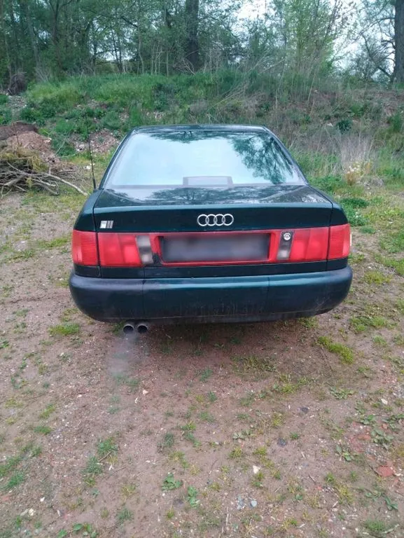 Audi 100