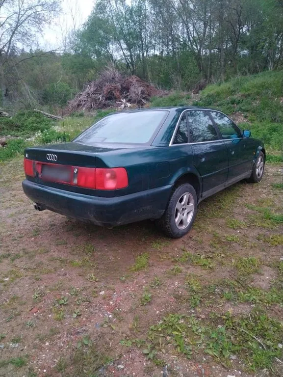 Audi 100