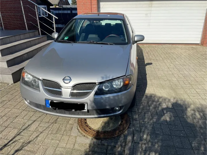 Nissan Almera