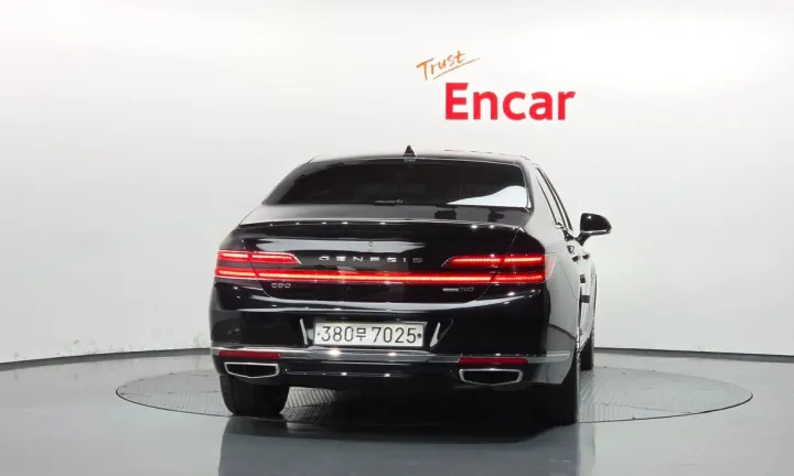 Genesis G90