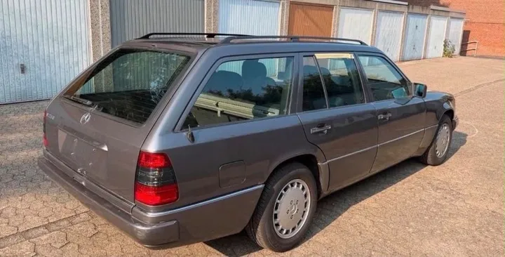 Mercedes-Benz E 280