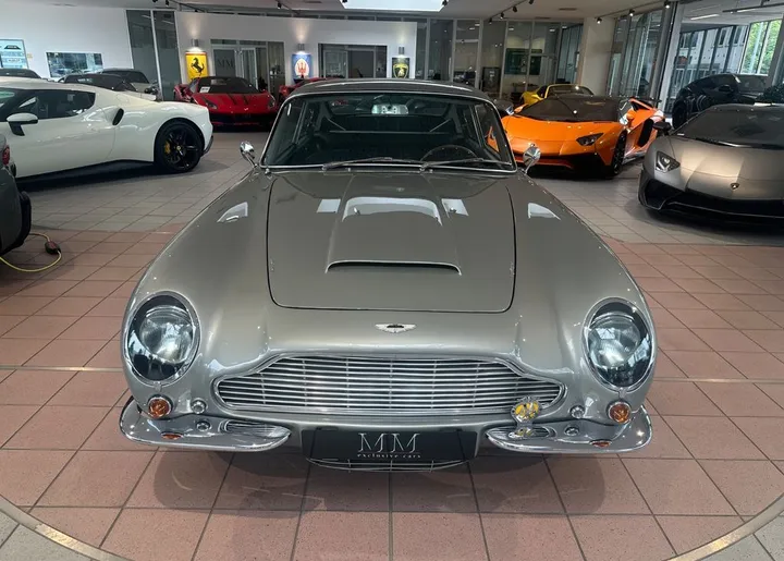 Aston Martin DB