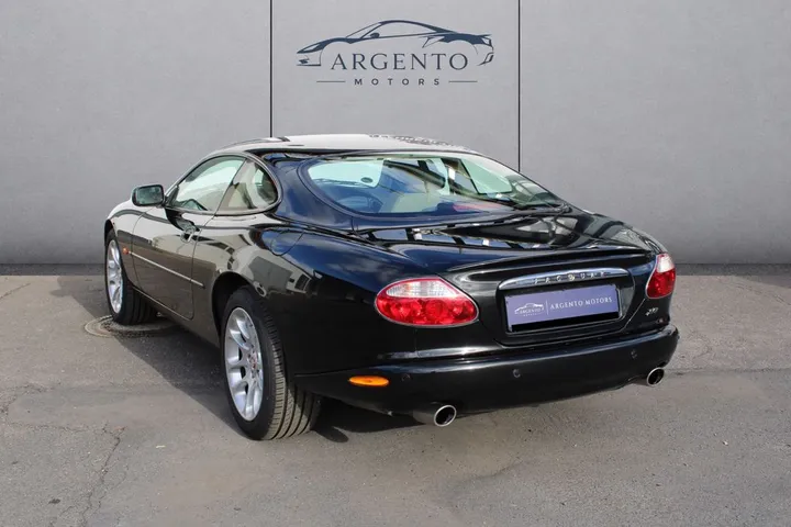 Jaguar XKR
