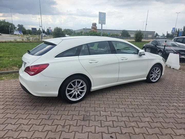 Mercedes-Benz CLA 200