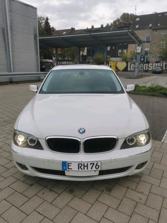 BMW 740