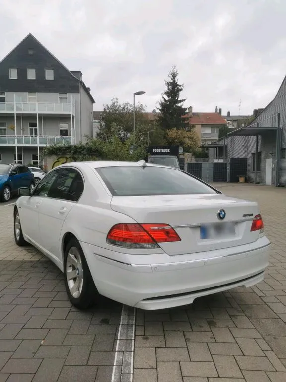 BMW 740