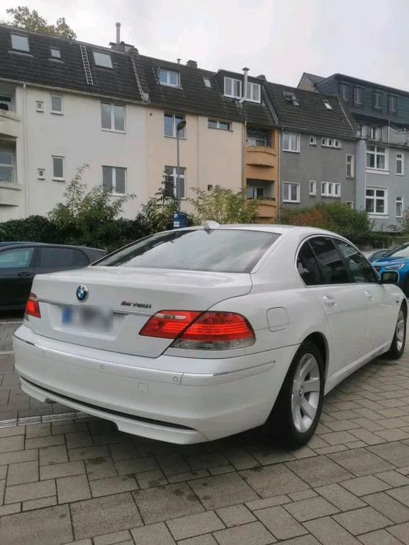 BMW 740