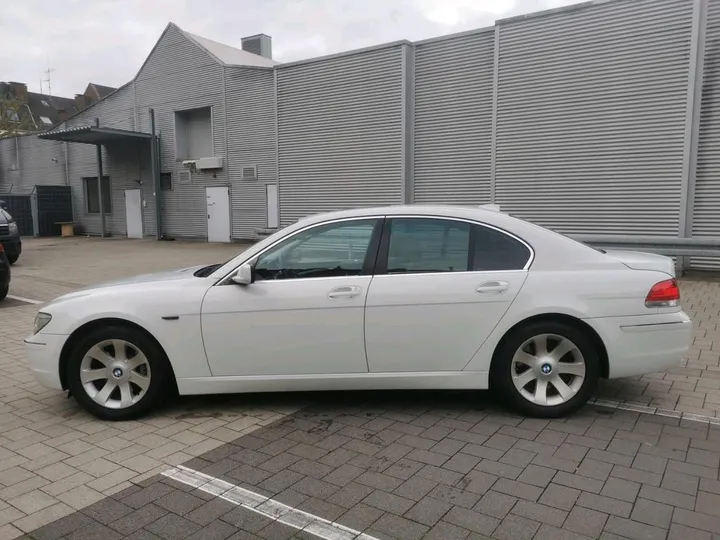 BMW 740