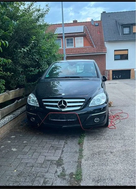 Mercedes-Benz B 200