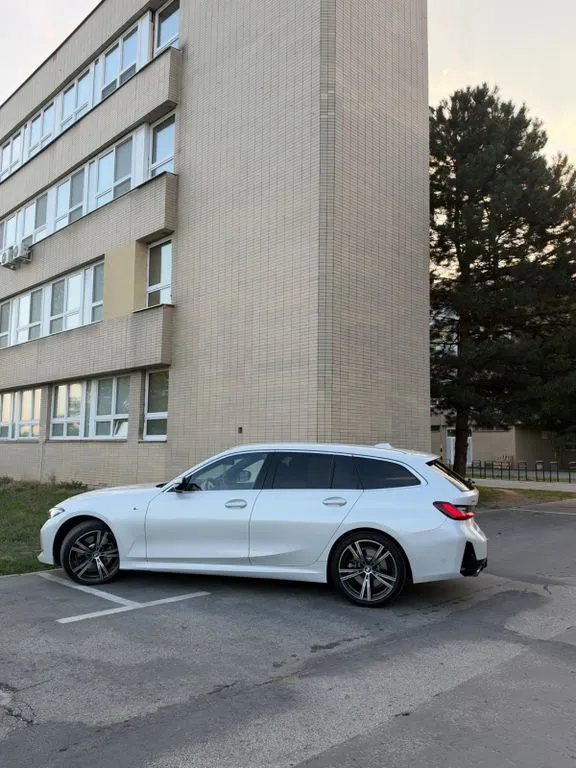 BMW 330