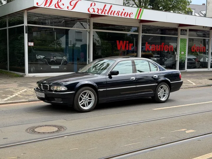 BMW 750