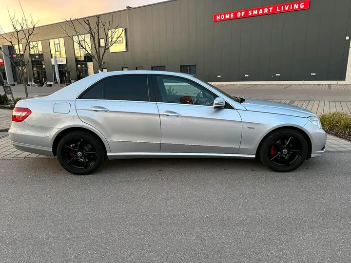 Mercedes-Benz E 220