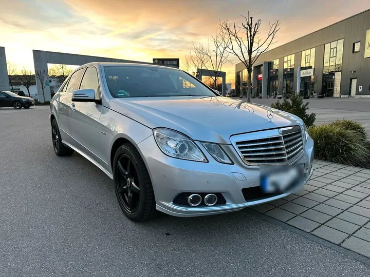 Mercedes-Benz E 220