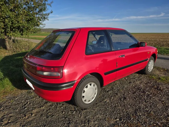 Mazda 323