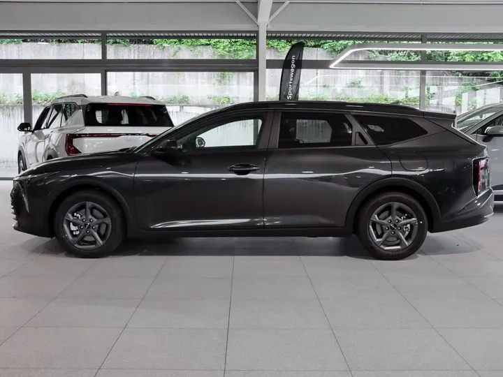 Kia K4