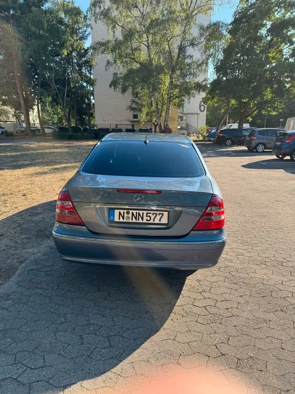 Mercedes-Benz E 320
