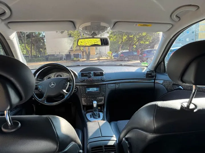 Mercedes-Benz E 320