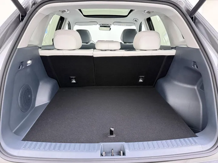 Geely E5
