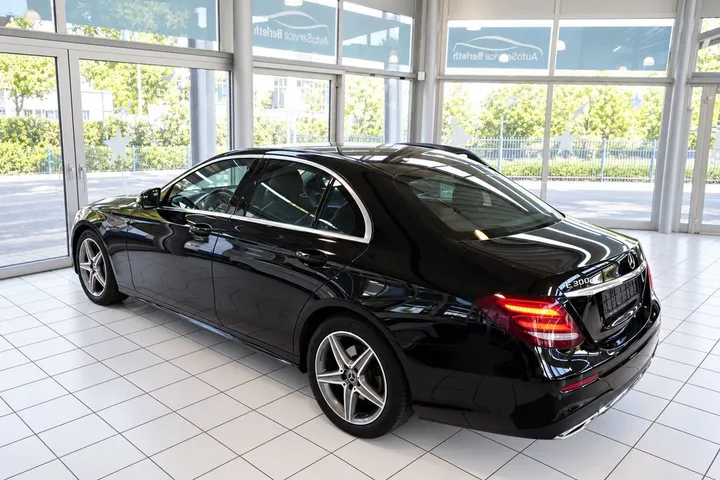 Mercedes-Benz E 300