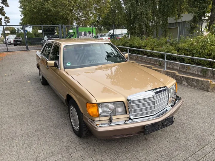 Mercedes-Benz 560