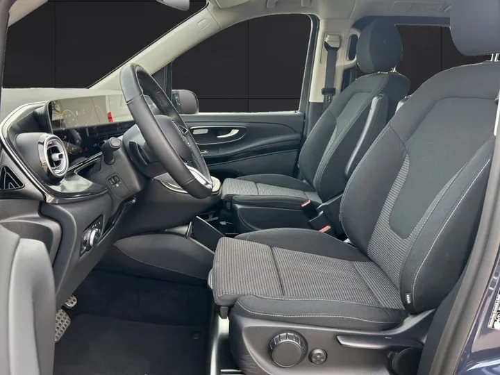 Mercedes-Benz V 220