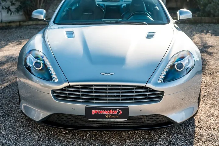 Aston Martin Virage