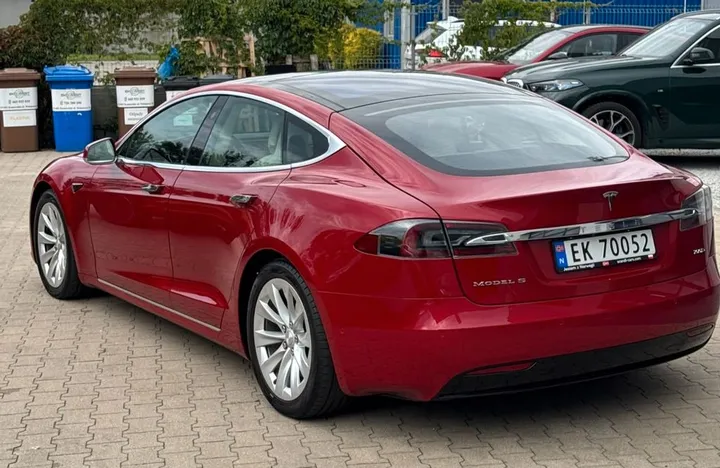 Tesla Model S