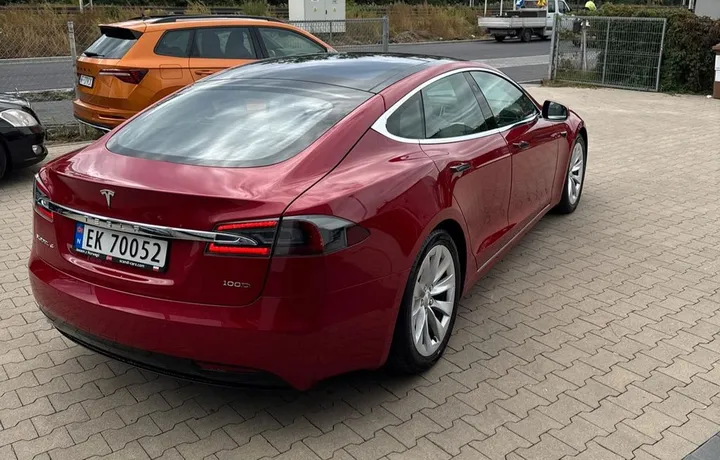 Tesla Model S