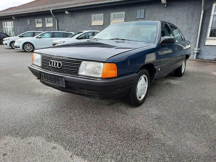 Audi 100