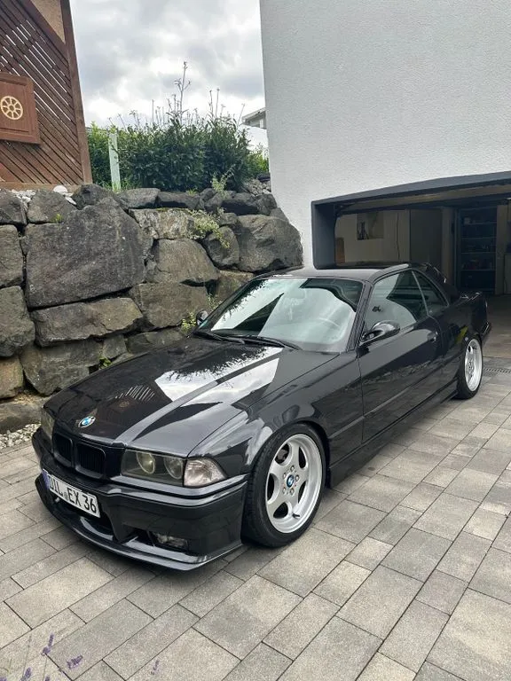 BMW 320