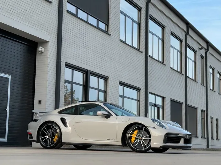 Porsche 992