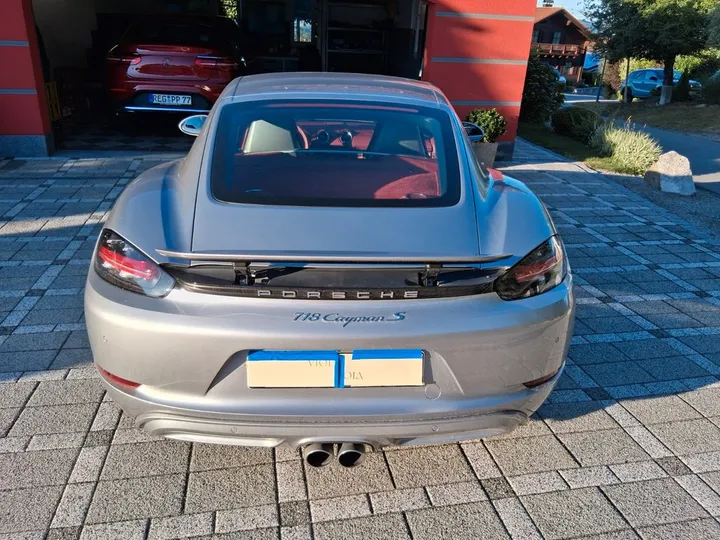 Porsche Cayman