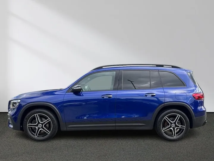 Mercedes-Benz GLB 220