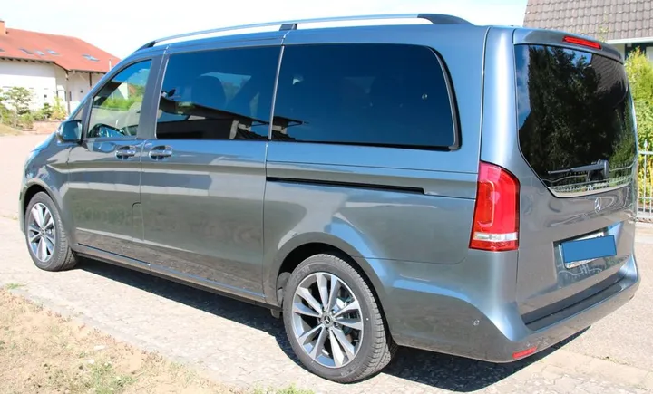 Mercedes-Benz V 220