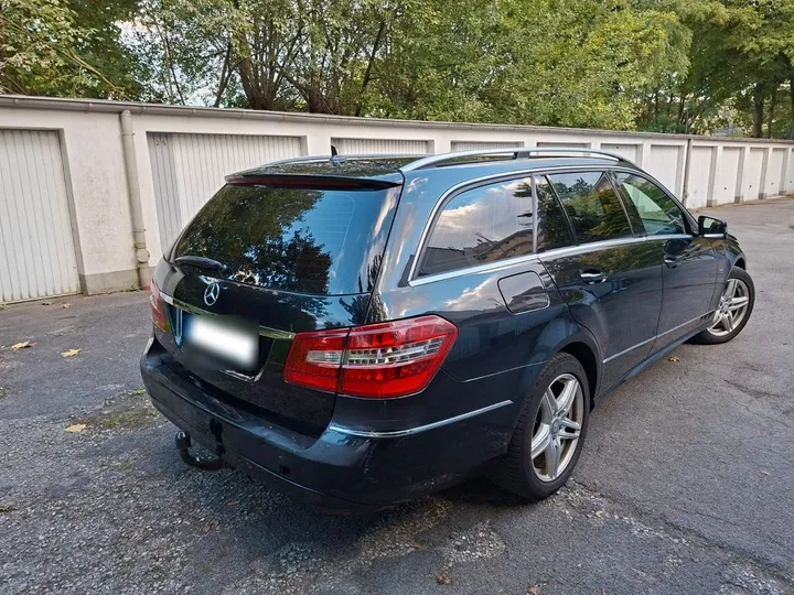 Mercedes-Benz E 220