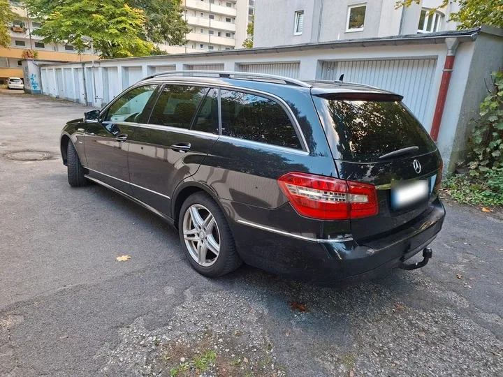 Mercedes-Benz E 220