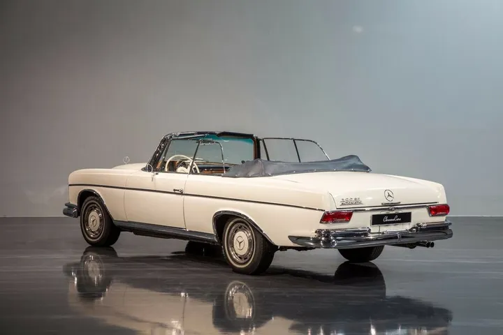 Mercedes-Benz 300