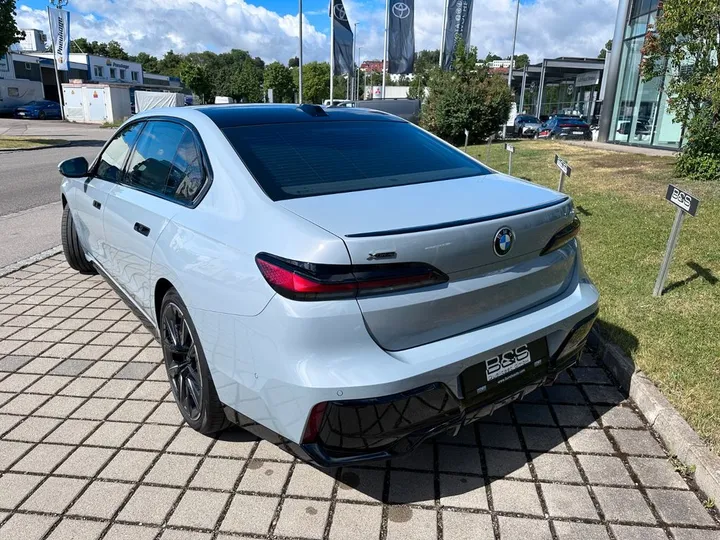 BMW 740