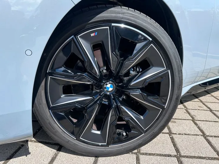 BMW 740