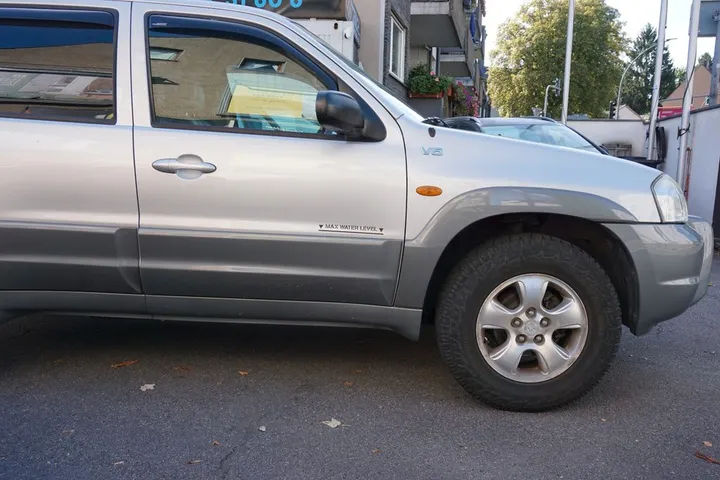 Mazda Tribute