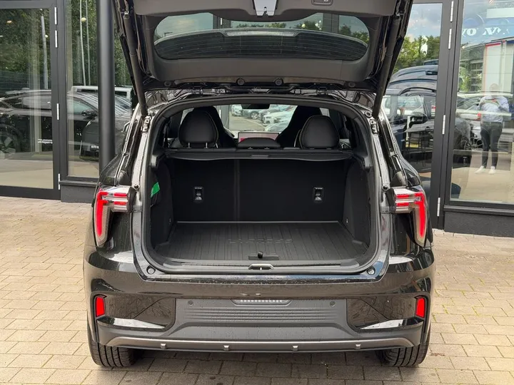 Lynk&Co 01