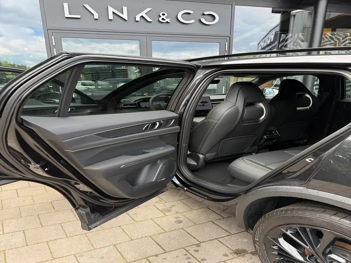 Lynk&Co 01