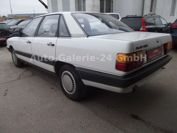 Audi 100
