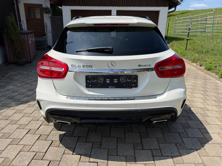 Mercedes-Benz GLA 250