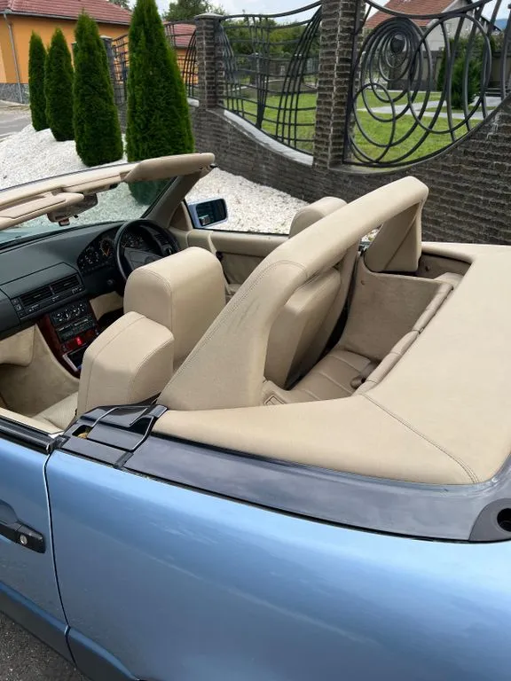 Mercedes-Benz SL 320